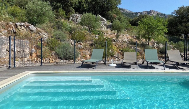 Superb VILLA, swimming pool, air-conditioned, MAGNIFICENT VIEWS, cathar country