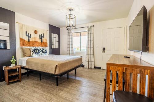 Tolleson Studio Home with Pool Access