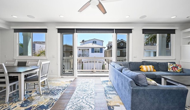 Upscale Home with Rooftop Deck, Jacuzzi, & Firepit
