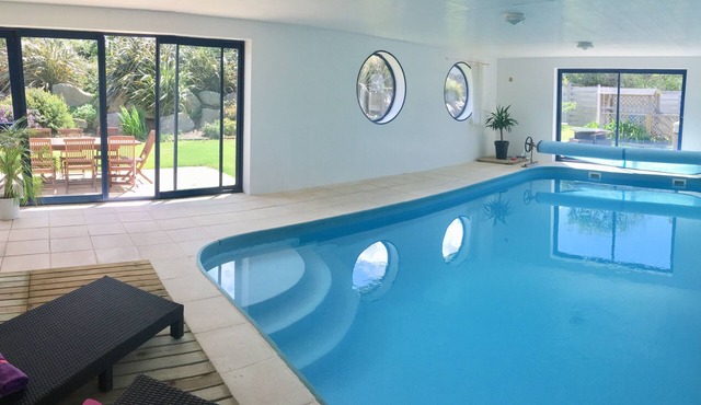 Villa 4* private indoor pool/SPA - Beach 200m away