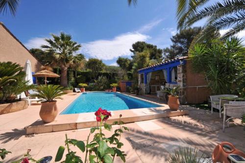 Villa avec Piscine Privée à Carqueiranne