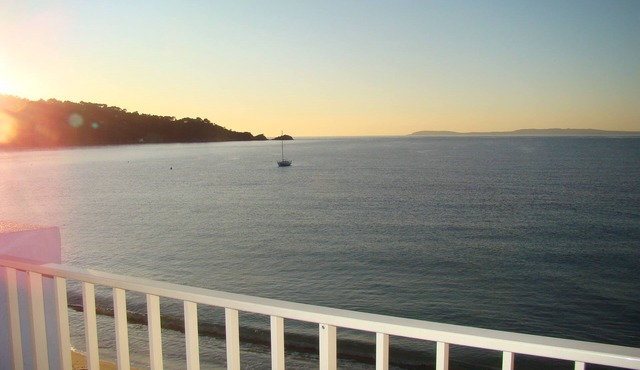 Waterfront duplex on the superb CAVALIERE beach