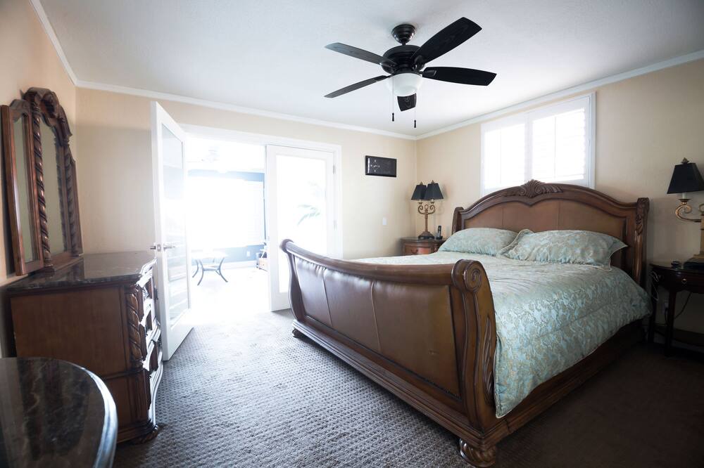 Photo of Bedroom in Allied Gardens