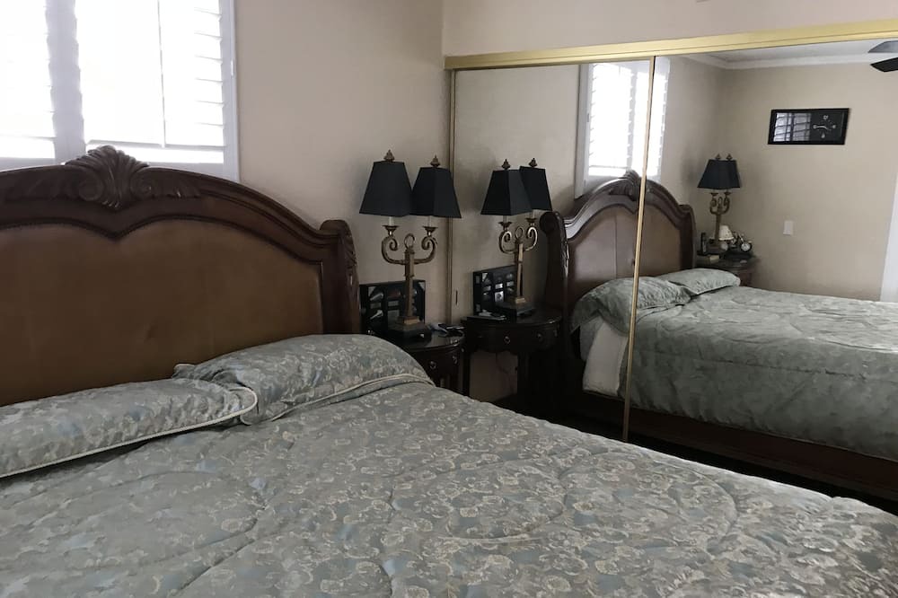 Photo of Bedroom in Allied Gardens