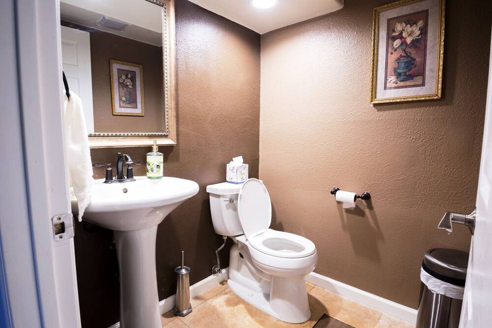 Photo of Bathroom in Allied Gardens