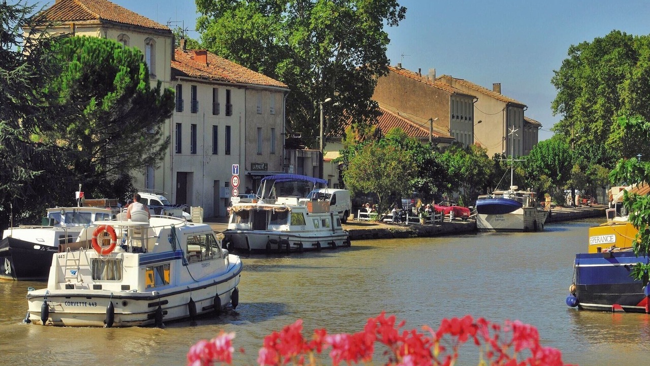Photo of Others in Azille