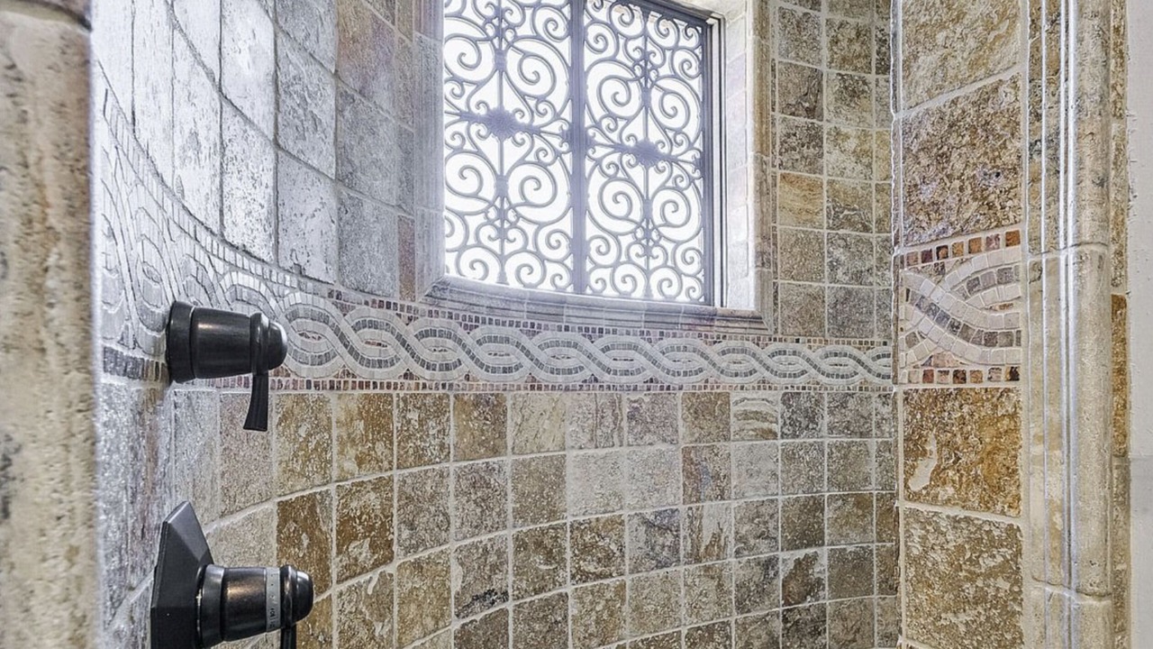 Photo of Bathroom in Pinnacle Peak