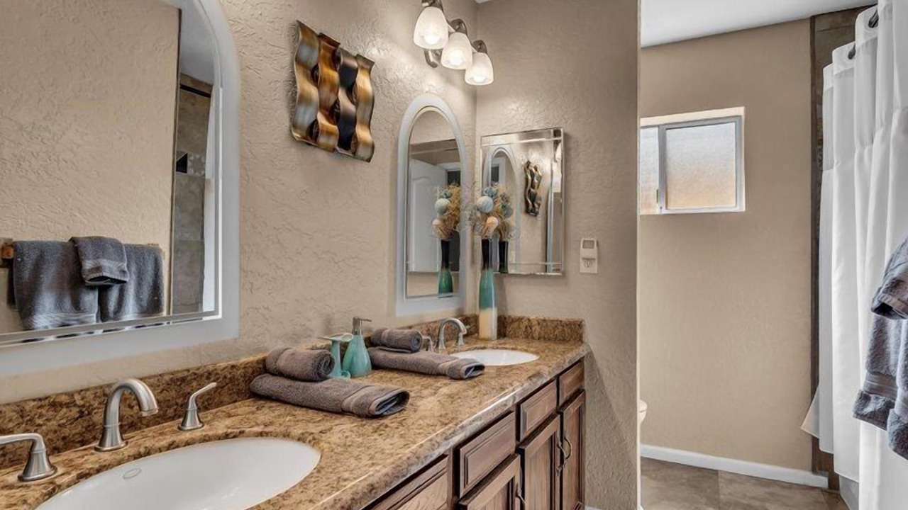 Photo of Bathroom in Trail West