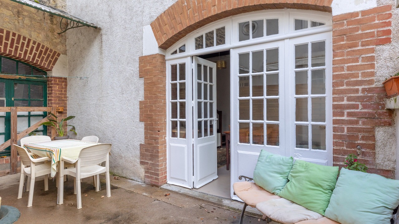 Photo of Outdoor in Nazelles-Negron