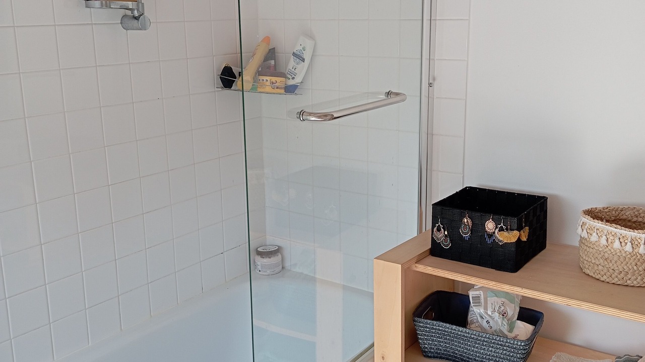 Photo of Bathroom in Hauteville-sur-Mer
