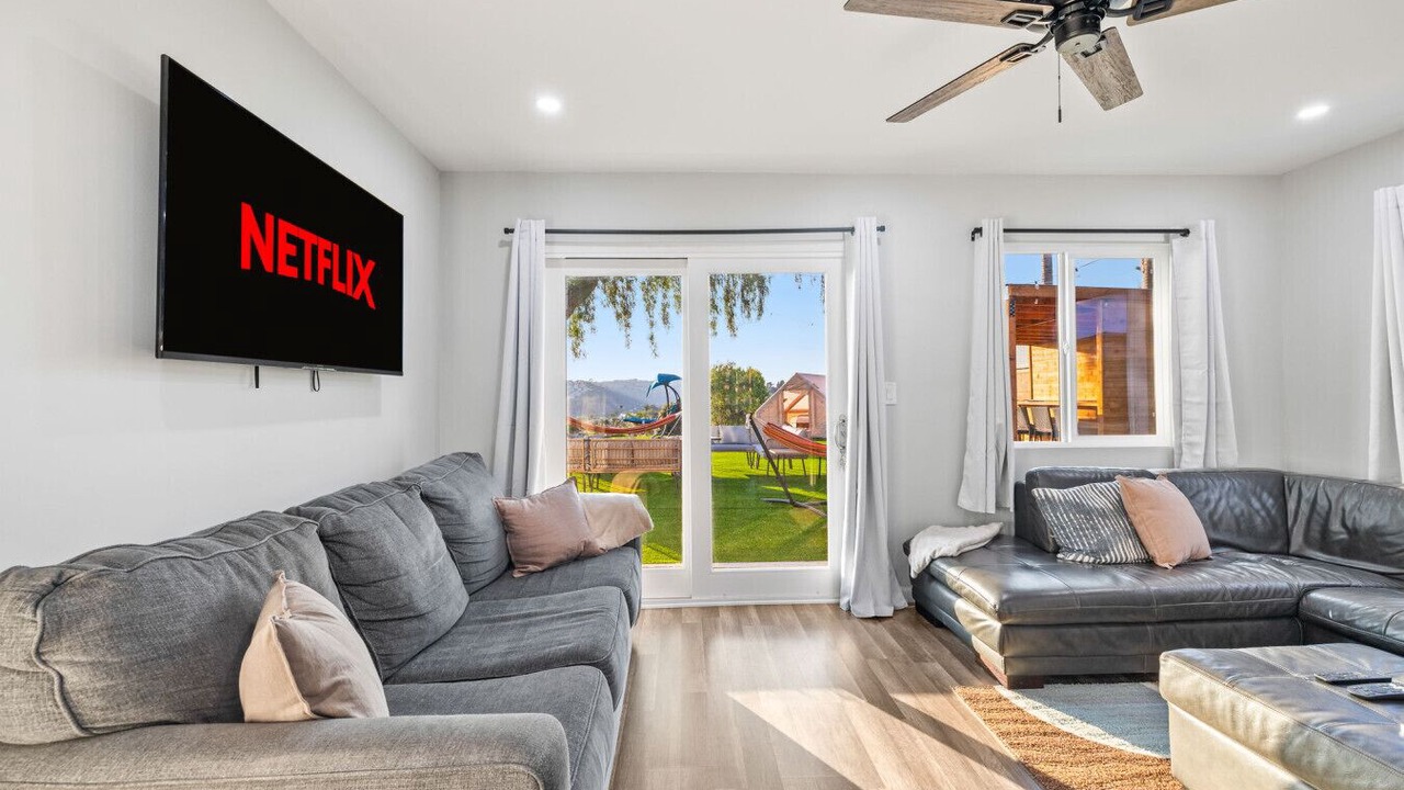Photo of Livingroom in Bay Park