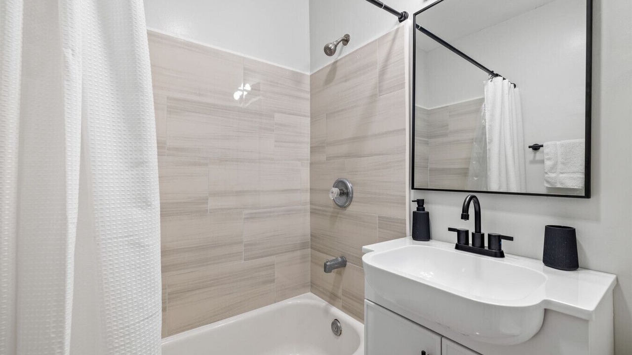 Photo of Bathroom in Bay Park