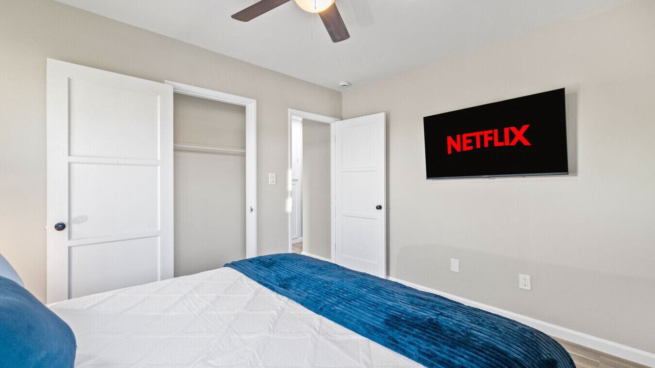Photo of Bedroom in Bay Park