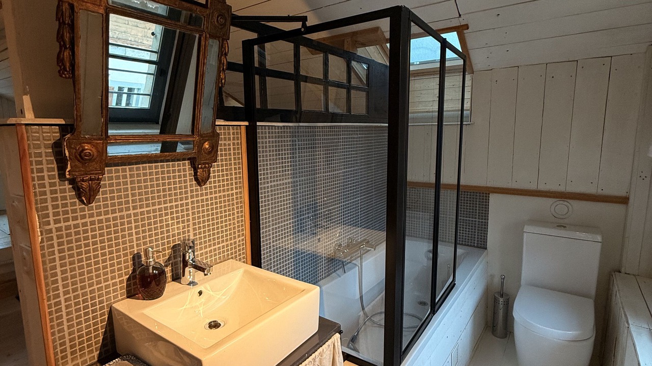 Photo of Bathroom in Etrembieres