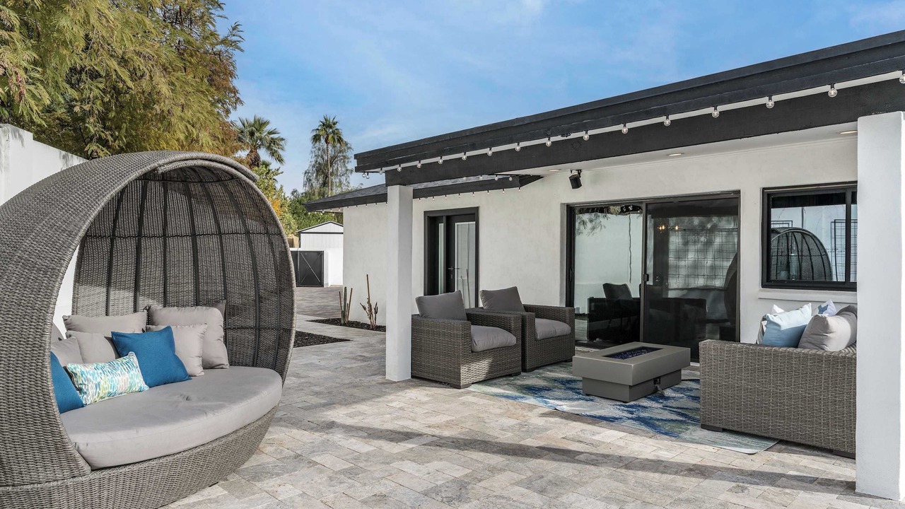 Photo of Outdoor in Avant
